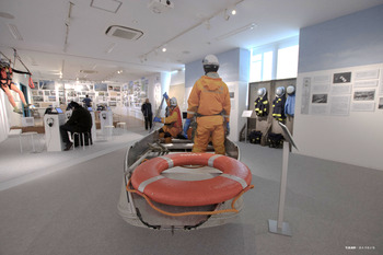 企画展「3.11現場の事実×心の真実 結~消防・命のプロが見た東日本大震災」展示空間デザイン